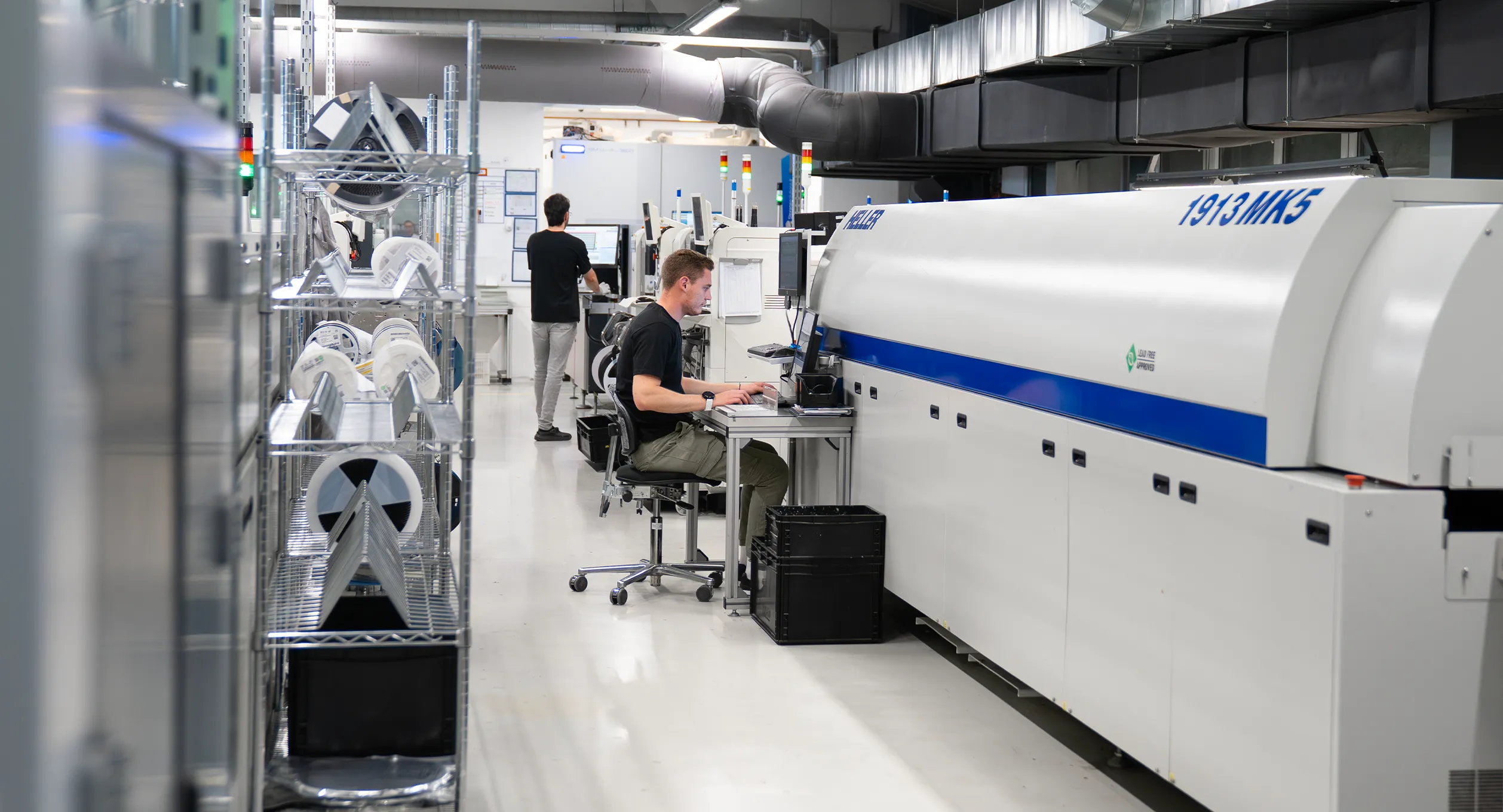 1,000m² SMD production line.